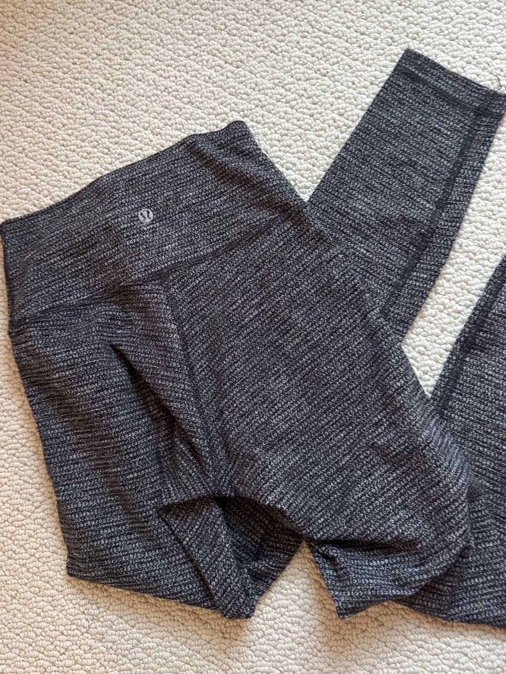 Lululemon High-Rise heather Grey and white leggings